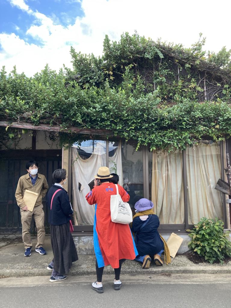 この家は、のぞきあなARTでパッと最後の花を咲かせたかのように、この後取り壊されてしまいました。